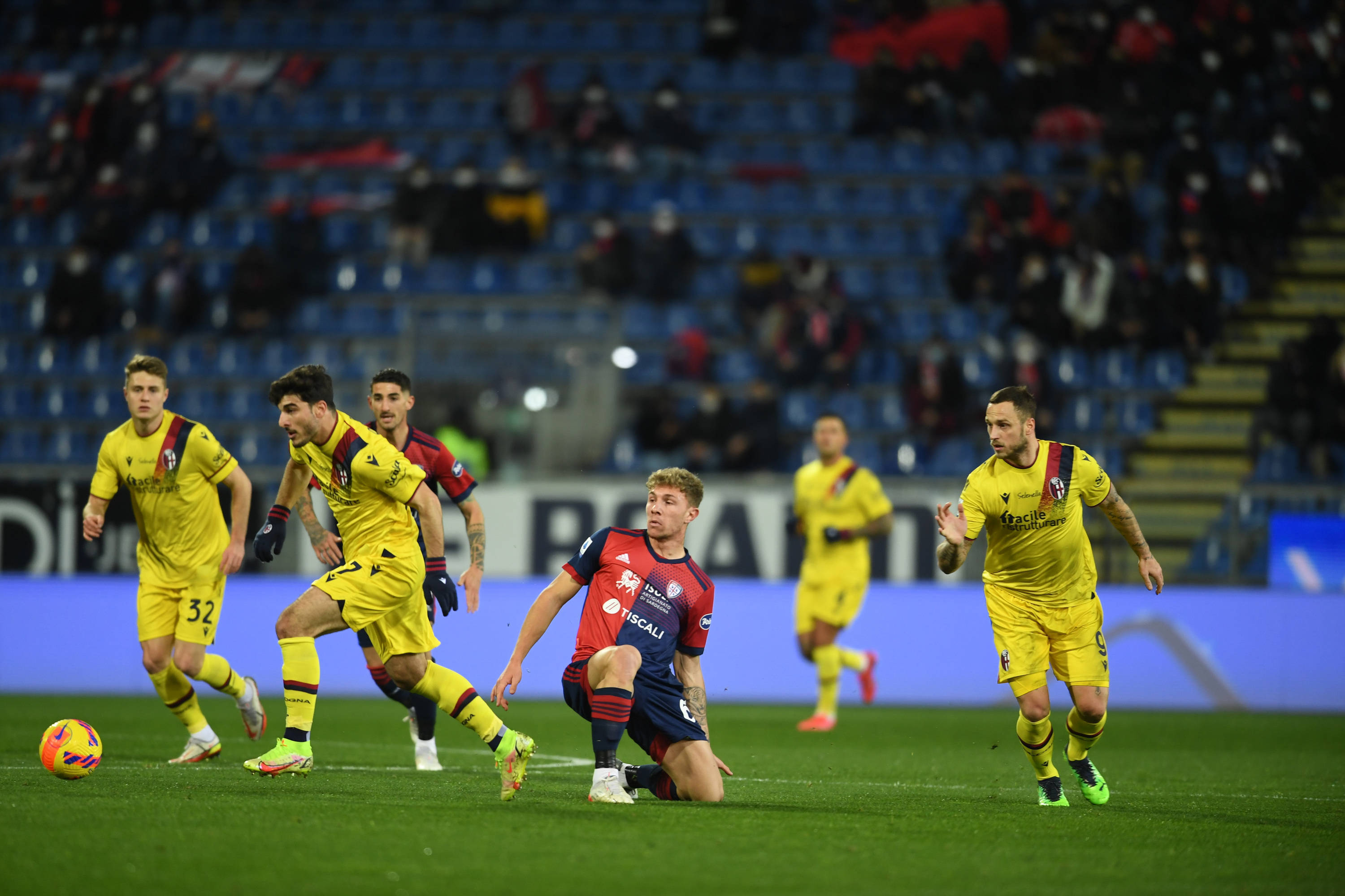 包含萨索洛客场力克维罗纳,取得关键胜利的词条 包含萨索洛客场力克维罗纳,取得关键胜利的词条