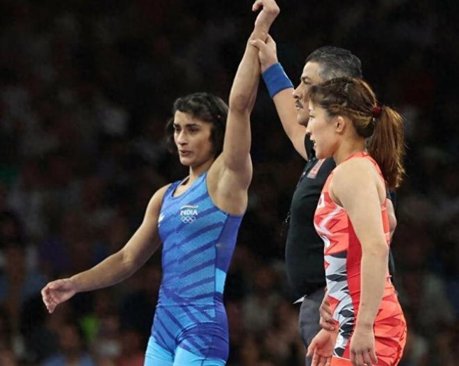 包含印度女子拳击选手强势逼平对手的词条