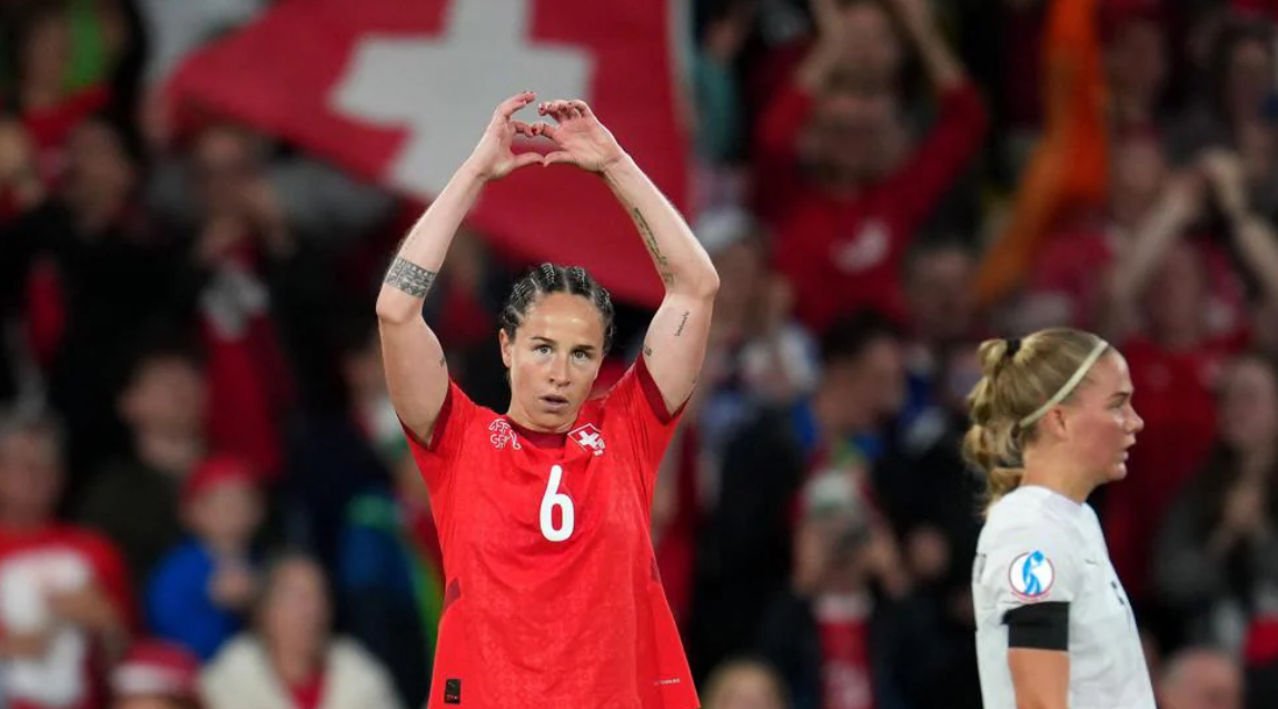 关于挪威女足客场击败俄罗斯，取得小组领先的信息