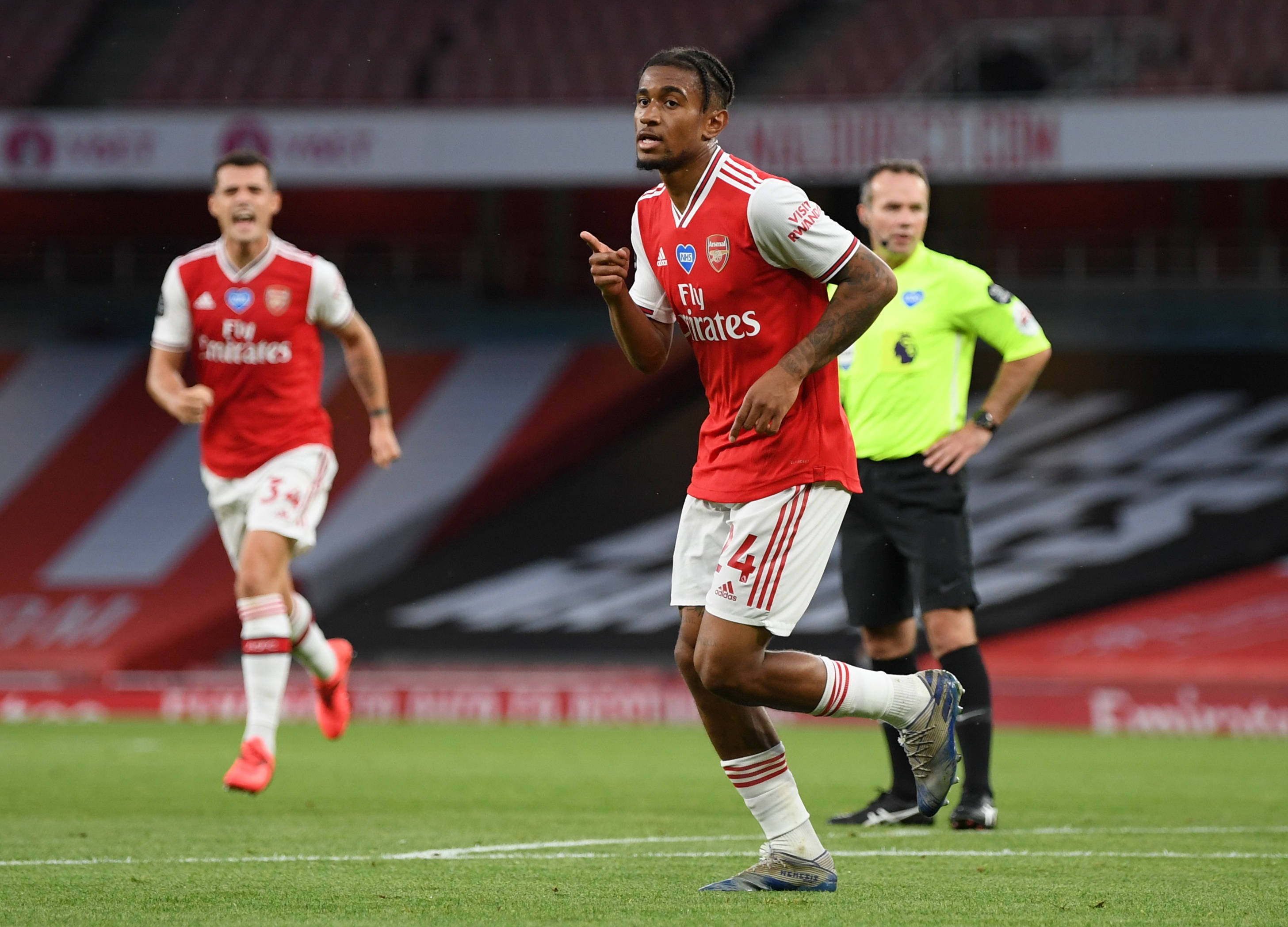 关于瑞士豪门再掀胜利，晋级下一轮的信息