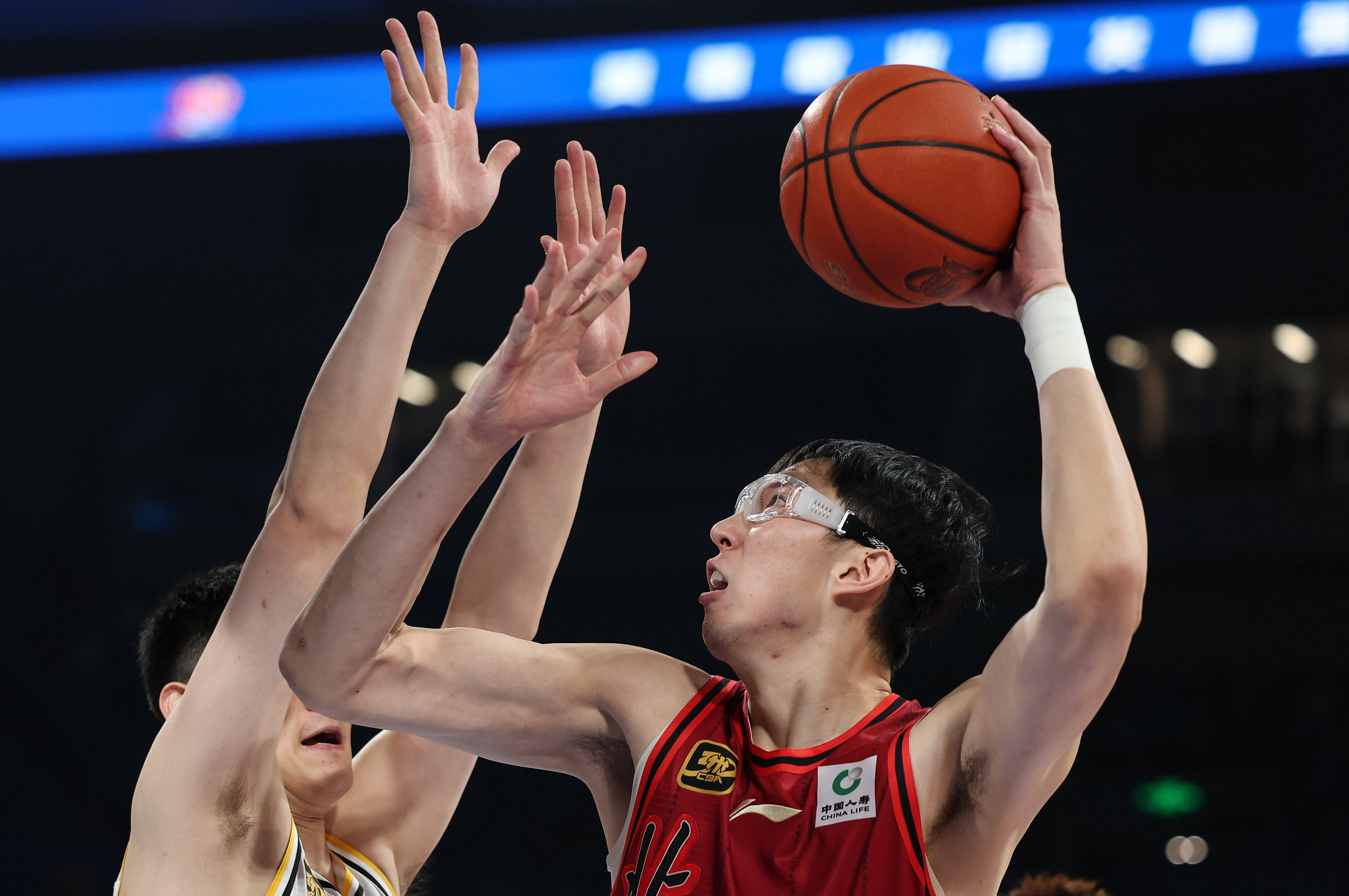 关于四川男篮进攻火力全开，急速追赶的信息