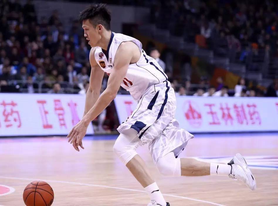 关于四川男篮进攻火力全开，急速追赶的信息