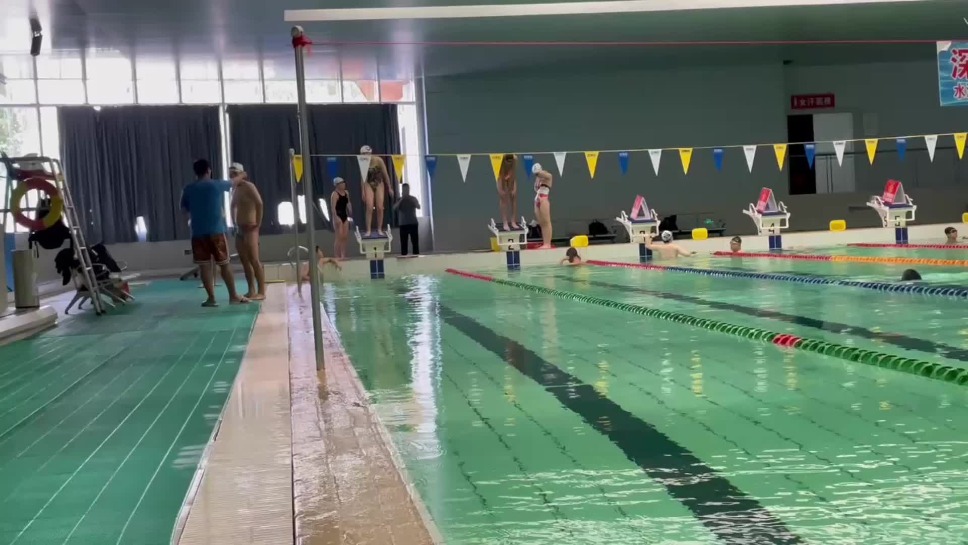 关于教练团队紧锣密鼓备战，为接下来的比赛做好准备的信息