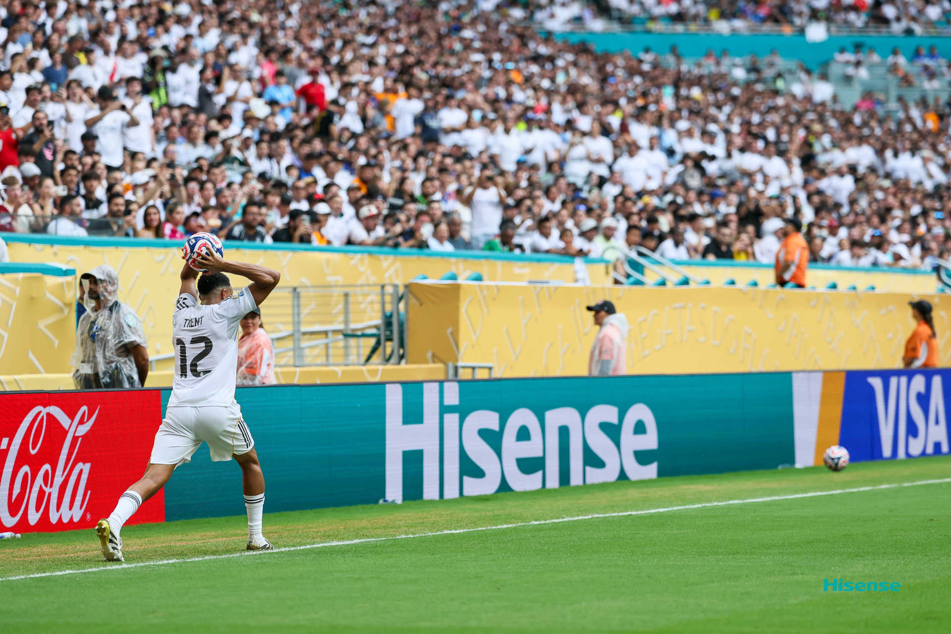 包含今晚意甲：姆巴佩爆冷詹姆斯，表现神勇的词条