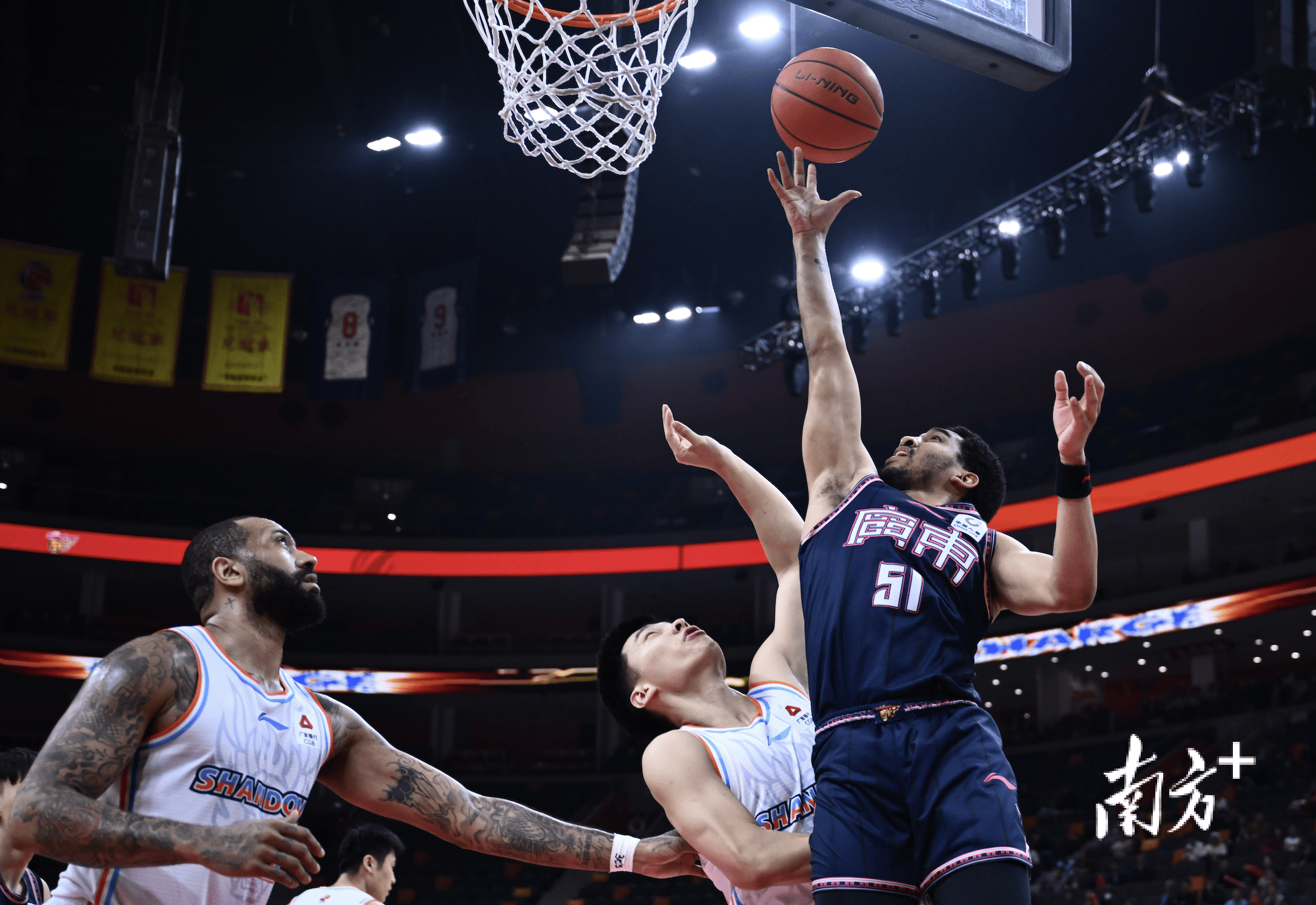 包含华南虎主场不敌广州队，遭遇三连败的词条