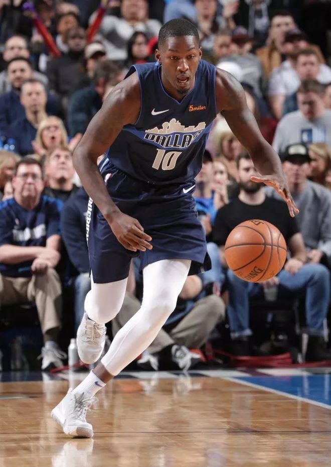 灰熊不敌小牛，赛季战绩下滑