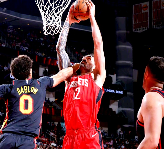 火箭击败老鹰，胜利领先