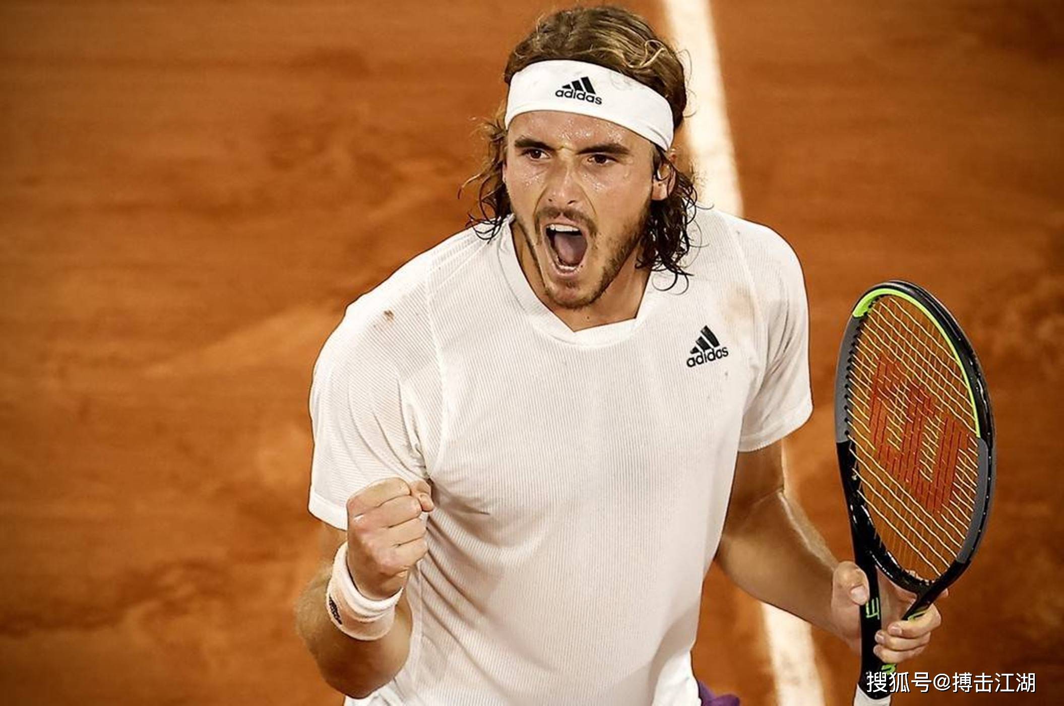 关于世界网球队完胜澳大利亚网球队，西西帕斯关键制胜的信息