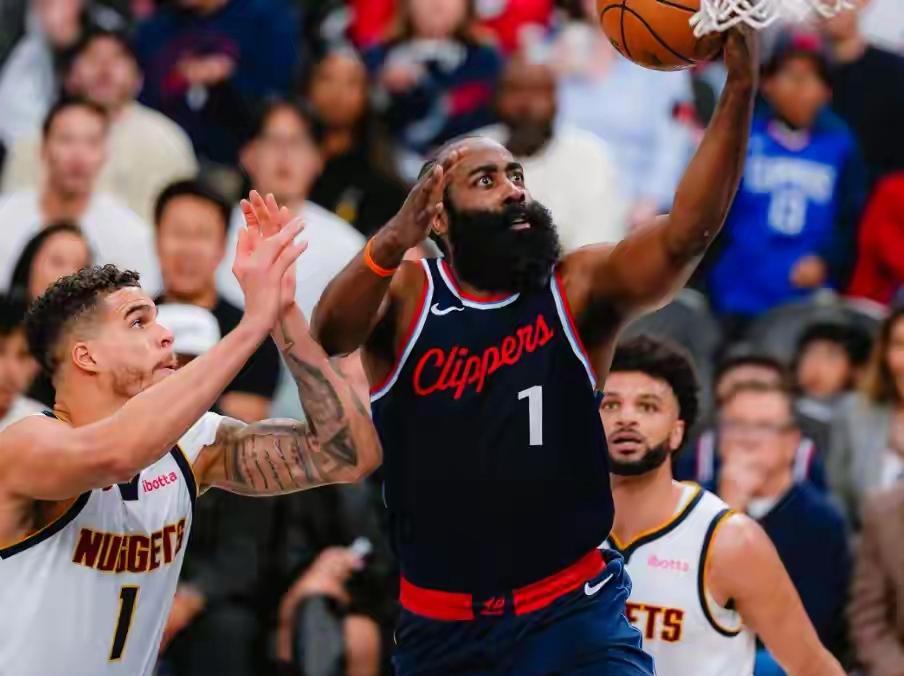 快船横扫掘金,保持五连胜 快船横扫掘金,保持五连胜