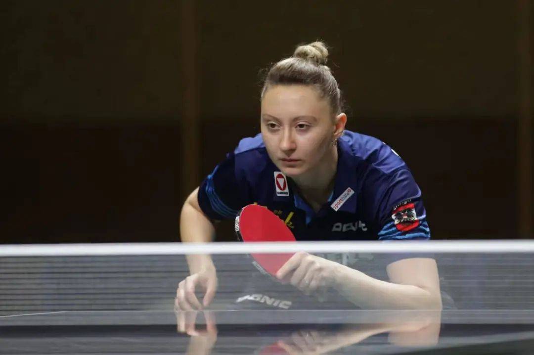 包含奥地利乒乓球队力克瑞典乒乓球队，奥恰洛夫绝境逆转的词条