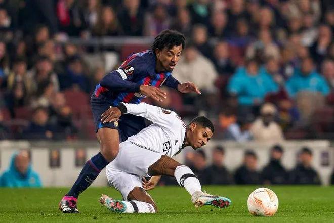 关于中国鏖战曼城，孔德关键制胜的信息