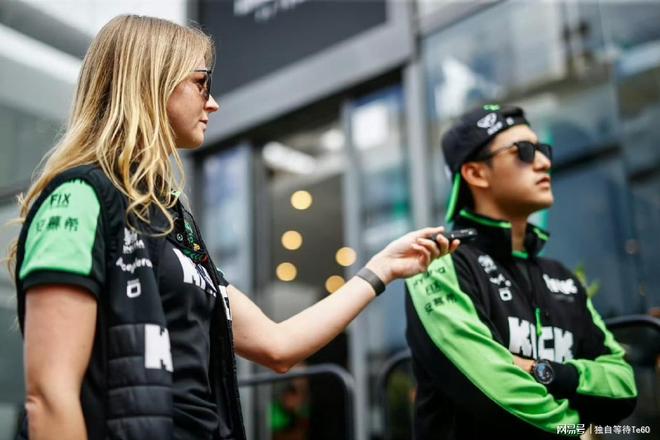 阿斯顿马丁力克哈斯车队，周冠宇惊艳四座