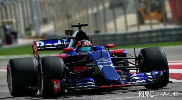 梅赛德斯完胜迈凯伦,塞恩斯带队取胜 梅赛德斯完胜迈凯伦,塞恩斯带队取胜