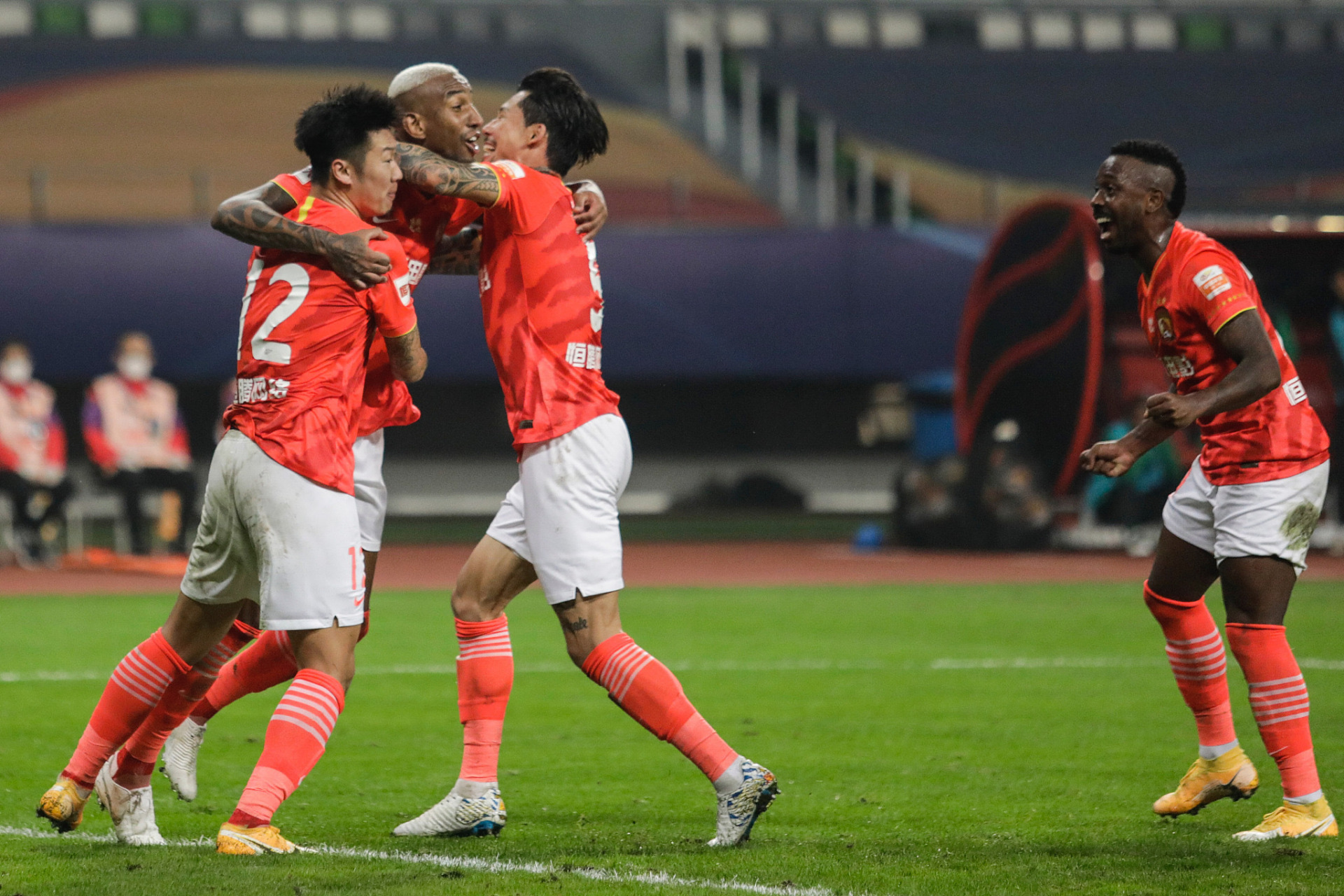 恒大战术调整取得成效,取得连胜 恒大战术调整取得成效,取得连胜