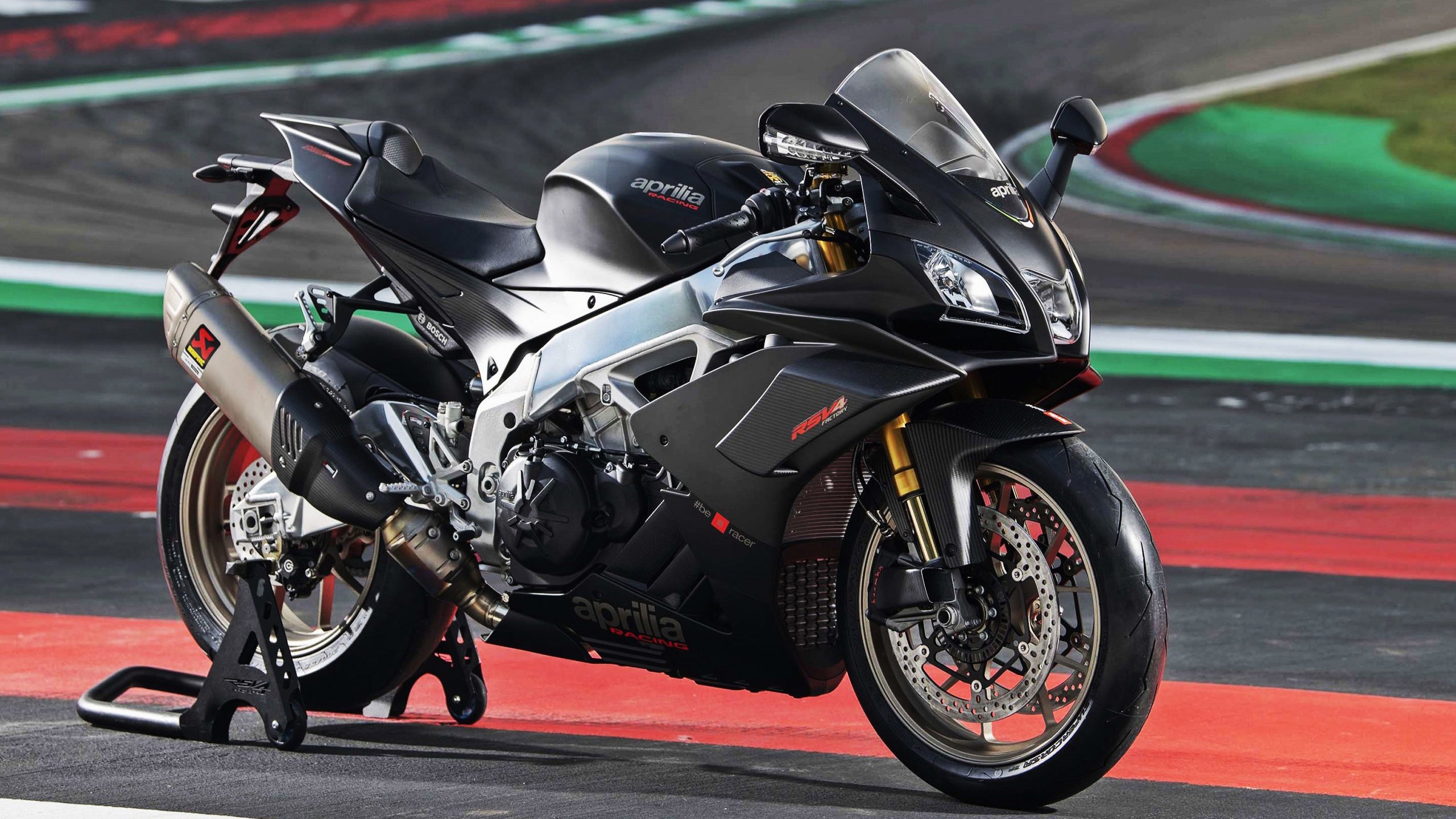 风暴眼,阿劳霍爆发,喀麦隆决胜时刻击碎苏格兰幻梦