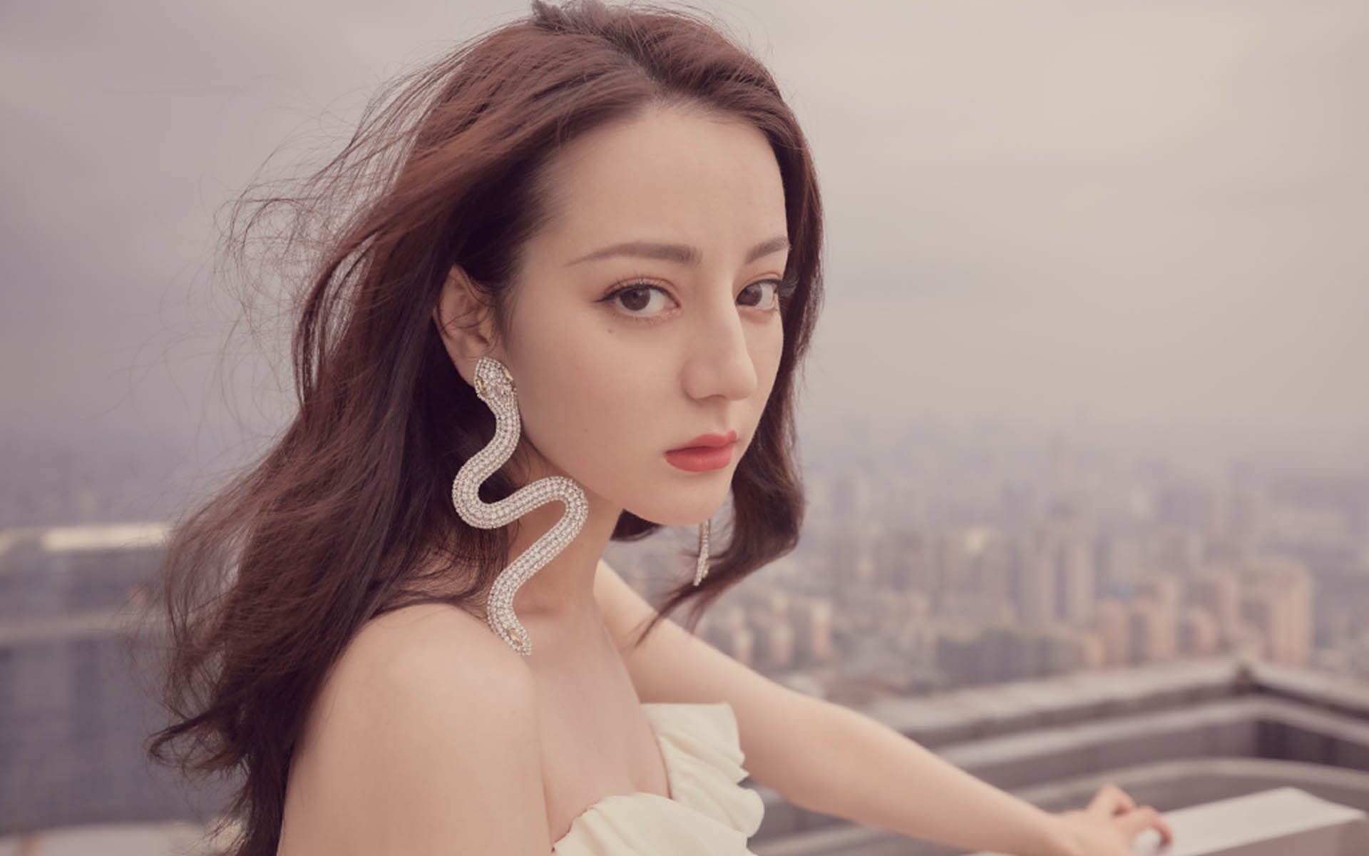 深圳队对阵步行者,莫兰特数据全面爆炸,巨星席卷全场的震撼表现