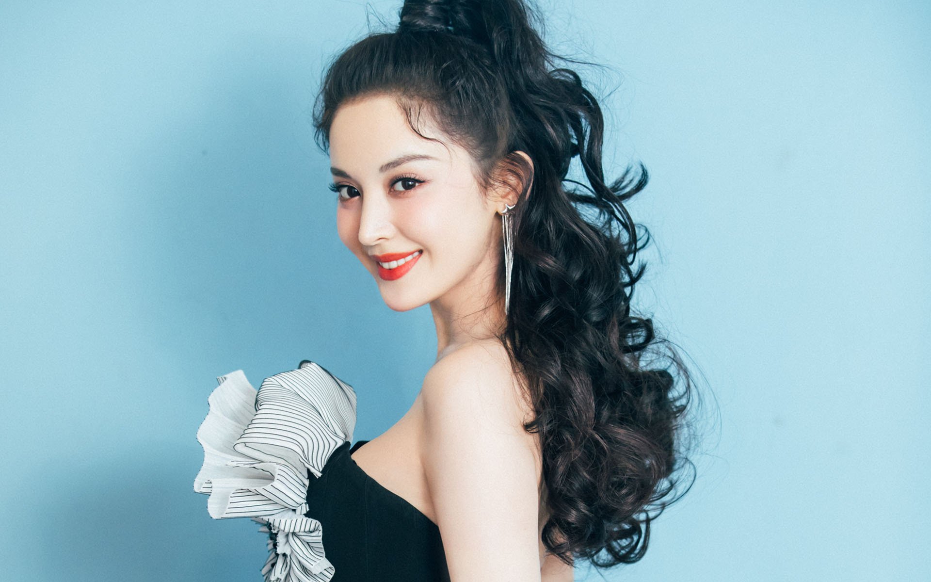 传奇之夜，杰伦·格林关键节点连续得分奠定年度焦点之战